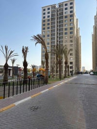 🏢 فرصة للبيع – وحدة سكنية مميزة  📍 البناية: R6  🏢 الطابق: 13  🌇 الموقع...