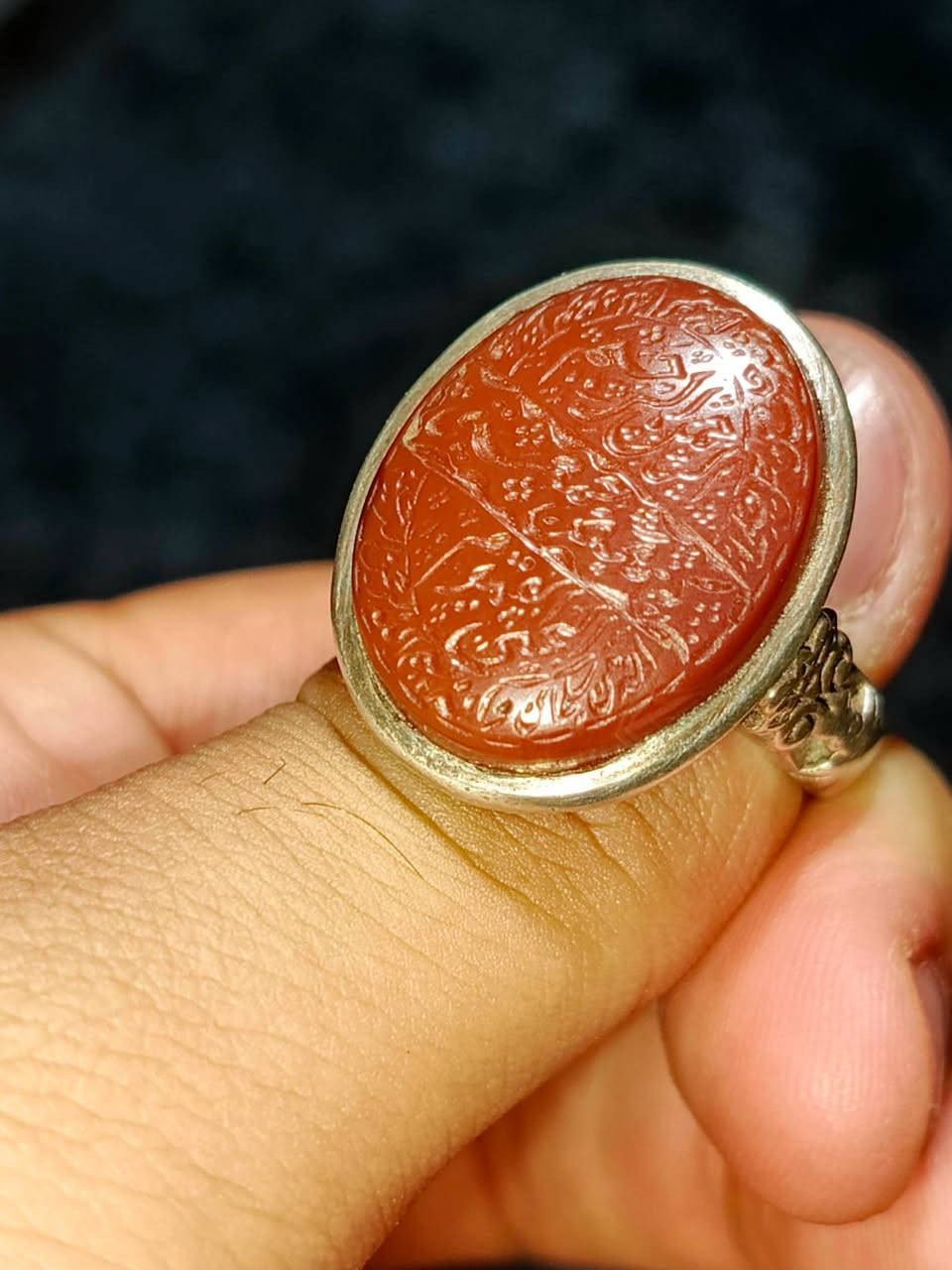 قطعة نوادر💍
خاتم عقيق كبدي خام يماني طبيعي اصلي ذمة قديم ابيع شرك الاصالة والقدم مخطوط خط يدوي احترافي حرز السيد علي القاضي صياغة يدوي ثقيلة فضة ٩٢٥ سعر مناسب ❤
حجز وتفاصيل خاص او واتساب ***********🌹
