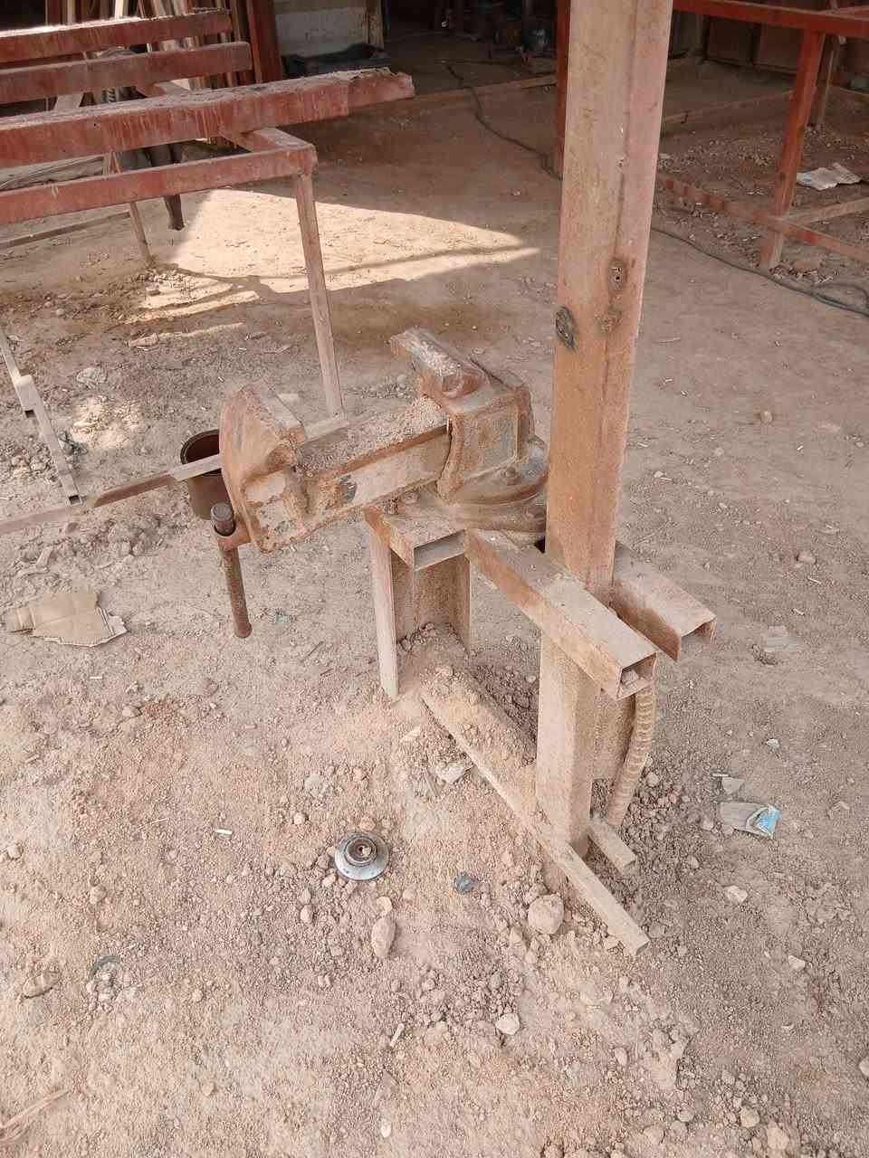 معمل حدادة • كامل • للبيع