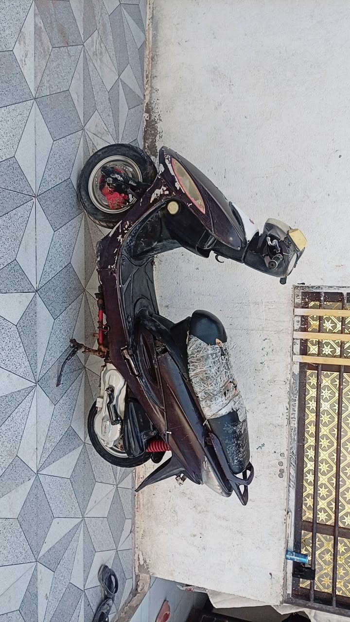 دراجه جي فور نضيفه وناعمه بس مبدل بيهه بوشه وبستم وكفر الكدام مصبوق. ودراجه جاهزء من كلشي. وسهرهه 250وبيهه مجال هاذ رقمي للتواصل ***********
