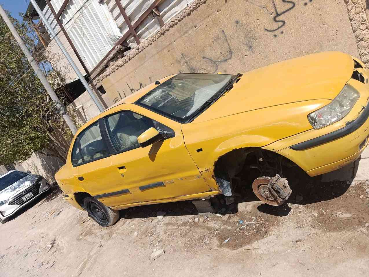 السلام عليكم
سمند بصره ب اسمي ما مطلوبه ولا شي السياره متروكه مكينه شغاله تايراته موجوده السعر 13ورقه و بيه مجال ‏‪***********‬‏

