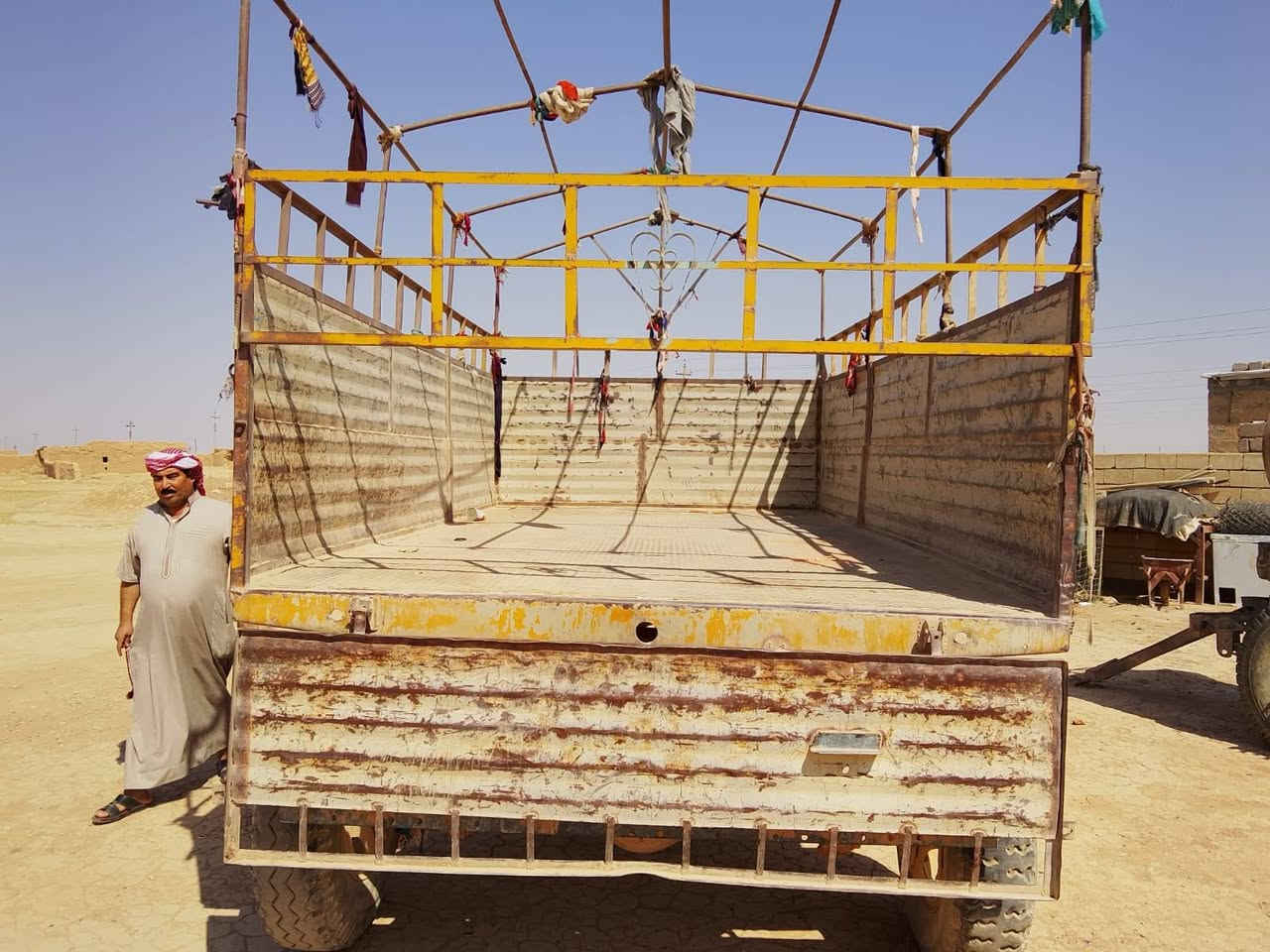 سلام عليكم عربانه بلاديه للبيع الطول ٤ ونص متر المكان الديوانية ***********
