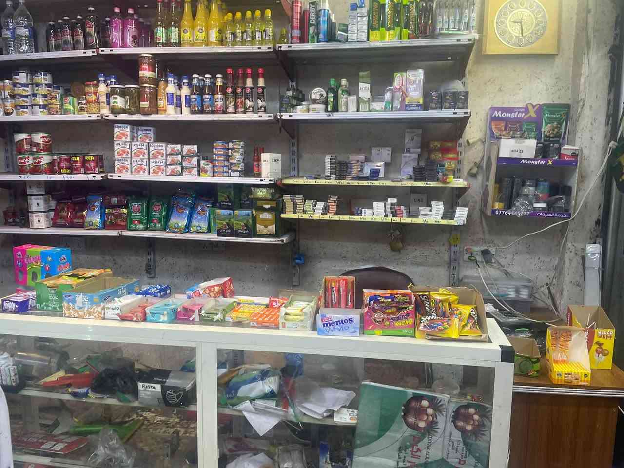 أسواق للبيع شارع الفلاح قطاع 8الرقم ***********
