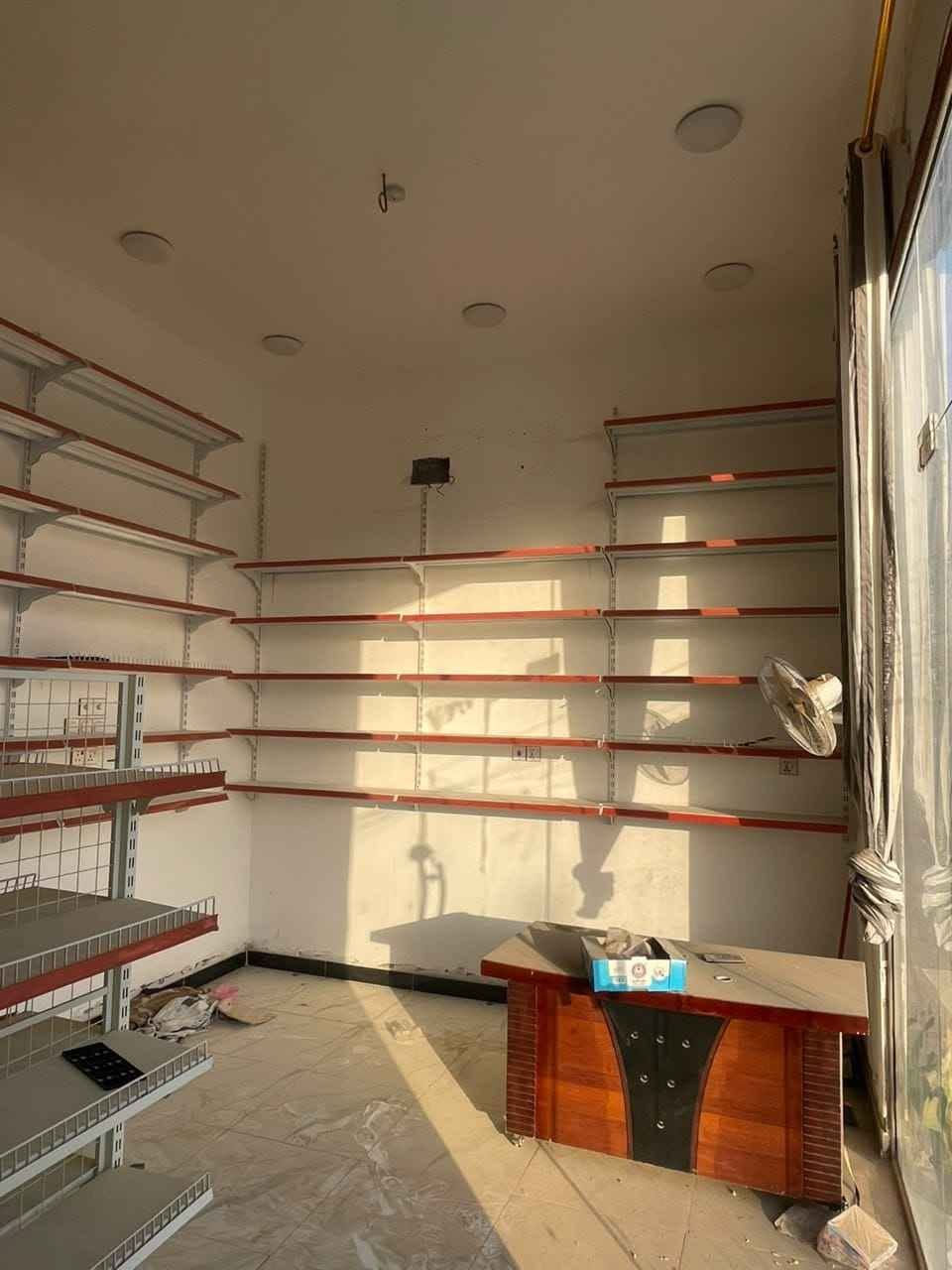 رفوف قياس ١٢٠ نضافة درجة اولى ١٠٠ بال١٠٠ عدد ٦٢ رف وسطية بطول ٢.٥ متر السعر على الرقم *********** السماوا, المثنى
