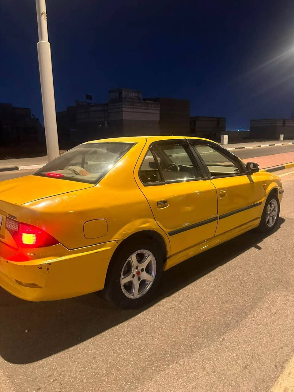 سلام عليكم سمند ٢٠١١
تعمل وتسير جيده جداً
سنويه منتهيه 
هيئة وغرامات ع المشتري عليها ١٩٠ غرامة 
السعر ١٣ ورقه 
***********
البصرة القبلة البصرة, العراق
