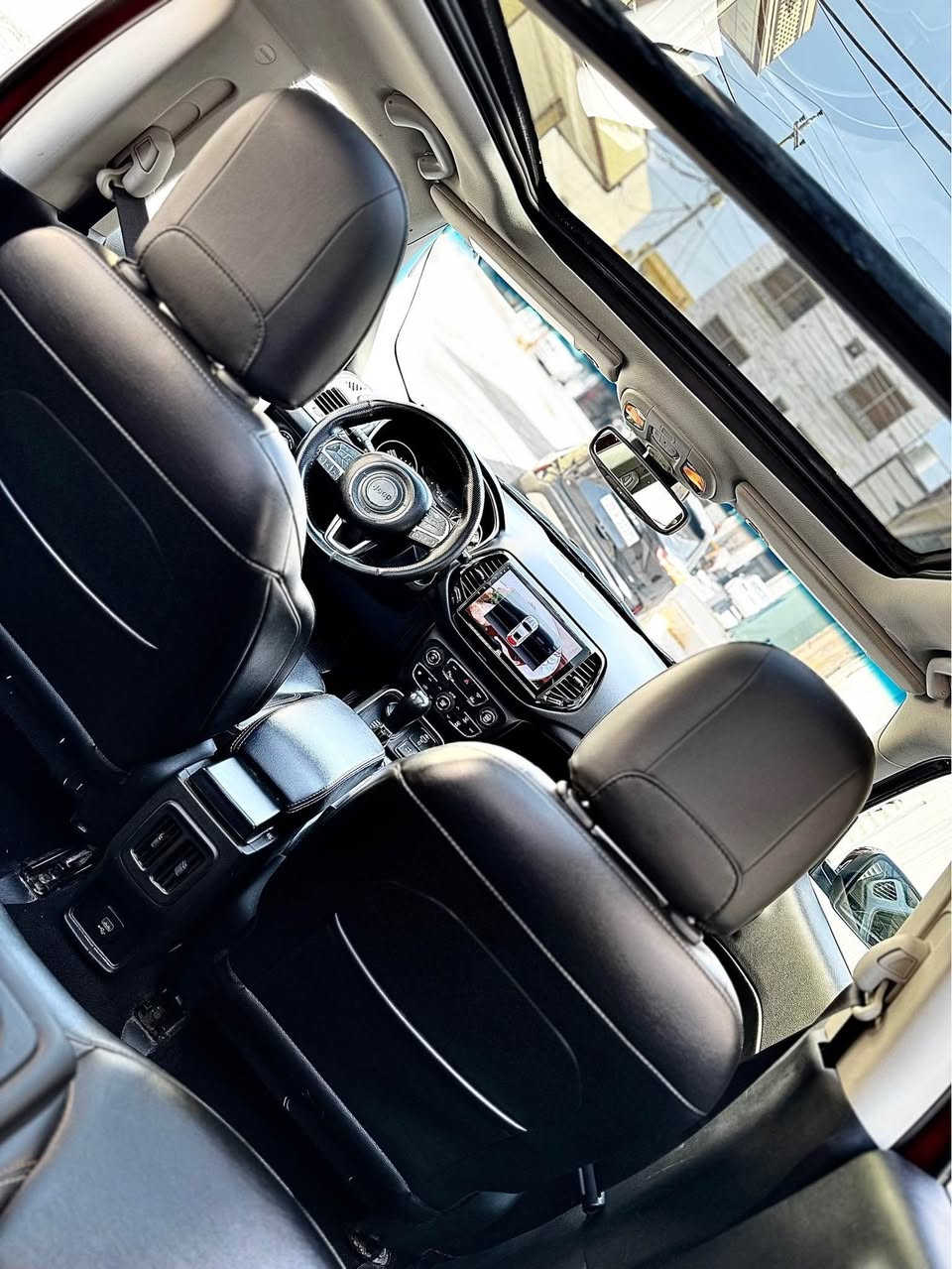 Jeep compas 2020 
فول مواصفات رادارى دةعامى
بانوراما بصمه فول فول
تةنها بونيدى صبوغه بةناو خومه هةموو شتى نوييه
تةنها ٤٥ هةزار روشتووه و يةك دةسته
شوين هةولير
*********** واتساب كورك
نرخى ١٢٥$ و مجالةكى برايانه أربيل, العراق
