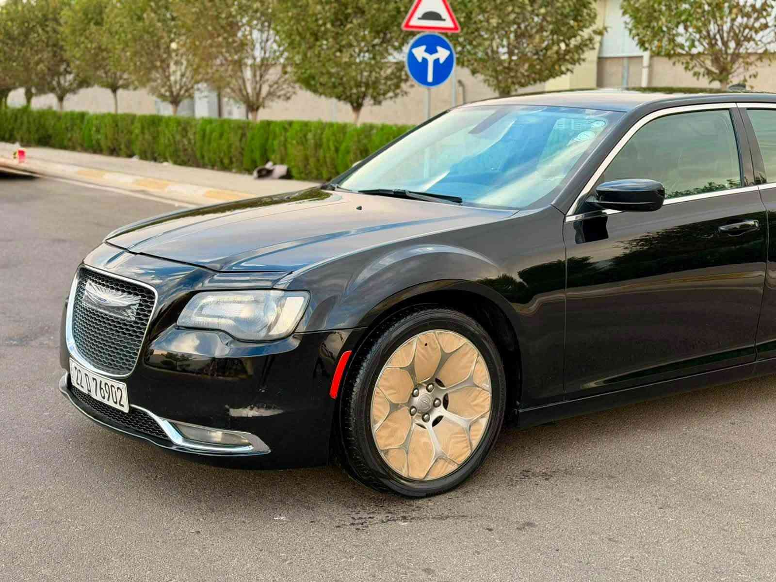 ﷽
ارخص سعر  196$ قفل🔏🔥🔥👋🏻👋🏻

                              CHRYSLER 300 TOURING 2018
▫️كرايسلر  موديل 2018 تورينك
🔹سيارة كلين تايتل فول مواصفات ماعدا پانوراما

▫️محرك V6 3.6L سته سلندر ✅
🔹كير و محرك بشرط مامفتوح📦✅
بدون صوت و بدون صرف بدون خلل شرط فحص
🔹ماشية 74 الف حقيقي📦📦

🔹سيارة جديد داخل و خارج كل على وضع بلادي 
▫️سيارة لايت و ويل كل محدث S

▫️سيارة كلين تايتل  
🔹مكفولة كفالة عامة دعامي للدعامي بشرط✅
🔹 بدون صبوغ  و بدون شخت و رصعات
🔹سيارة حيل حيلوة جديد جديد ماشاالله📦📦

▫️مواصفات ليمتد
( بصمة . شاشه كبير  .  تشغيل عن بعد . كشن جلد  . كشن كهربا . تبريد مركزي . لايت ليد و زينون  . تحكم ستيرن . تحديد سورعة . بعد هواي مواصفات )

◽️اربع تاير ويل جديد ويل حجم 20 S
🔹سيارة شرط بدون اى نواقص گير و محرك و حدادي و كاهرباى كل بشرط
🔹سنوي و رقم و هزة جديد سنوي بأسمي
🔹 نفسي يوم / تحويل و كاله حاظر
🔹 مكان_🌆 سليماني

◽️سعر_ 196$ قفل 🔐🔥
◽️موبايل_ *********** 
                  *********** واتساب
___________________________________
