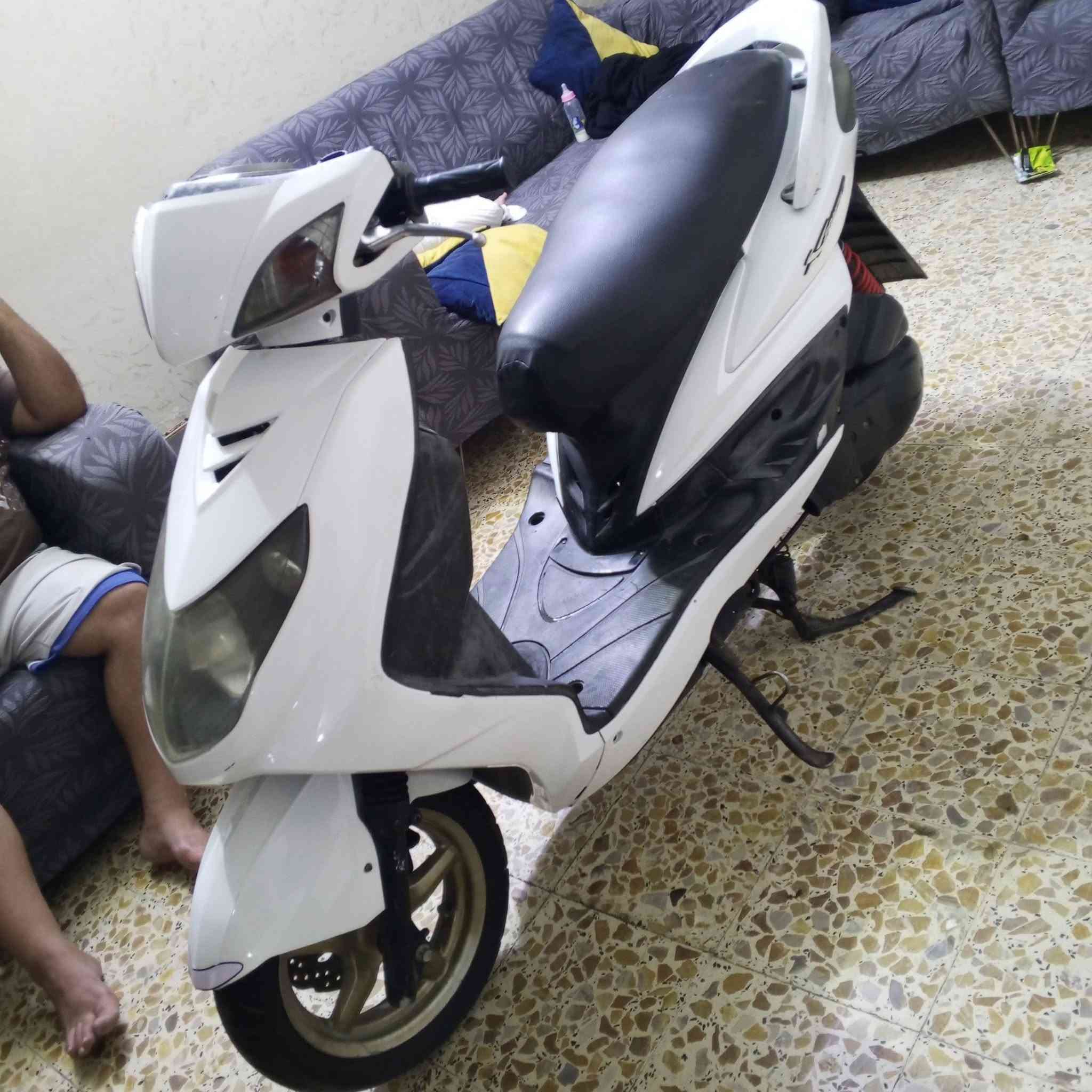 سكنس فحل كوري اي نقص مابيها درجه جديده لوك كله بلادي شغاله كله لسعر 700 بغداد المشتل***********
