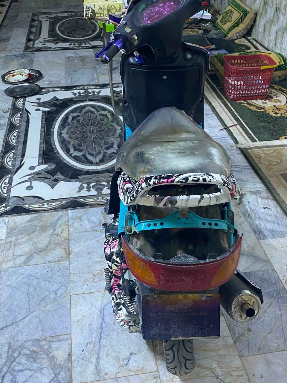 السلام عليكم دراجه فراشه للبيع تعمير مزروعه تزويد دسك امامي سلف كهربائيات كلها شغاله السعر ٤٨٠ وبيه مجال بصيط مكاني ديوانيه مهناويه للستفسار *********** بي وتساب
