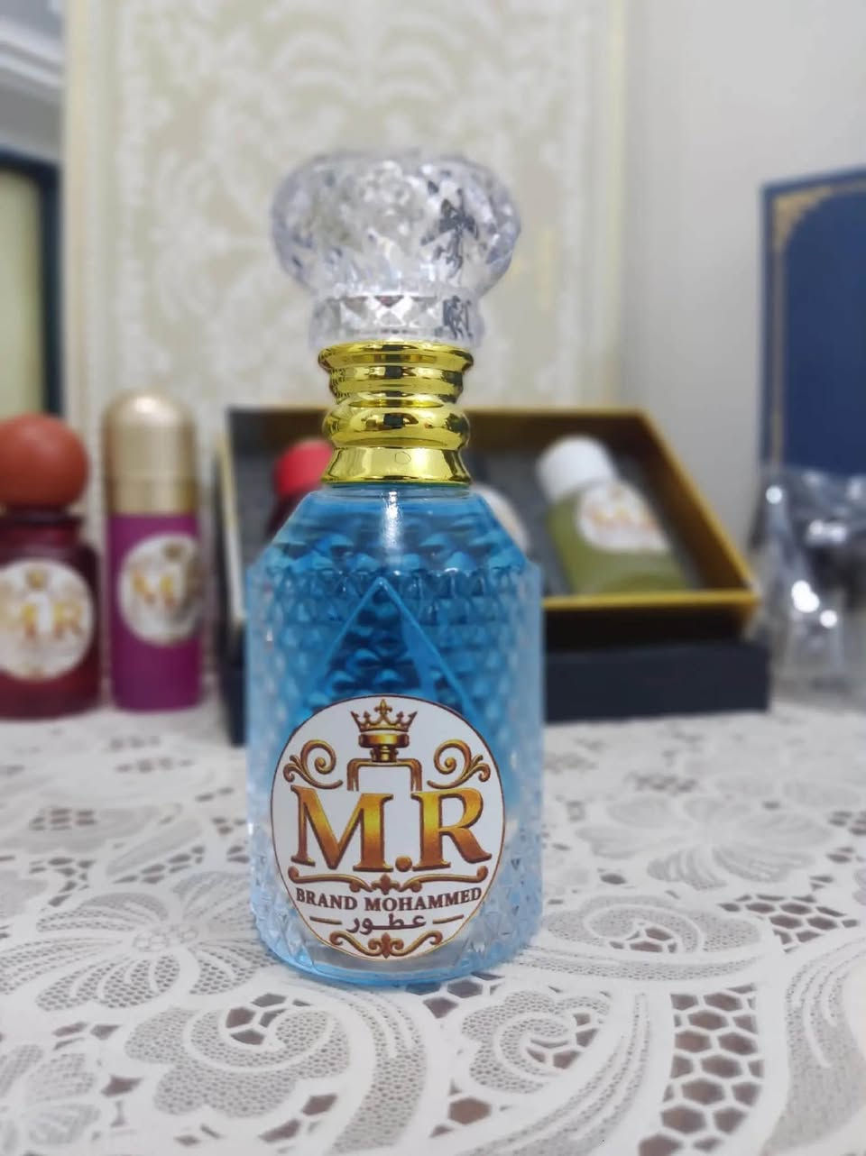 طلاب المدارس والجامعات "وفرنالكم من جديد عطور مركزه والجاهزه الاصلي وسوينالكم تخفيض ع العطور 
-:خلي عطرك وياك وخلي ريحتك طيبه 🩵🌸
:: اسعار العطور يمنى ابلاشش وتوصيل مجاني داخل البدير 🚗 🫡
متوفر عطور مركزه شرط الثبات والفوحان ..

-عطر ب3$ فقط وتوصيل مجاني 
-متوفر عطر ب4 $ 35مل
متوفر ب6 الف 50مل
متوفر ب10 الف 110مل 

:ايضا متوفر مستلزمات العنايه بلجسم والبشرى 👌🏼🧖🏻 

:اي عطر ابالكم متوفر يمنى " المركز والجاهز  والاصلي " توصيل داخل البدير مجاني ماعجبكم الطلب يرجع🚗🤍

نص مكتوب في الصور:
- رونق البدير للعطور عطور تصنع لك حضوراً مختلفاً بمناسبة بداية الدوام لطلاب المدارس والجامعات عطر يرافقك في كل خطوة نحو مستقبلك خصم خاص للطلاب 10% روائح مميزة ومثبتة لفترة طويلة جودة عالية وتفاصيل أصيلة مناسب لكل الأوقات والمناسبات للطلب والاستفسار *********** لأنك تستحق أجمل الروائح متوفر في البدير | رونق البدير للعطور عطرِك ... هويّتك
- Product Code: PN03
