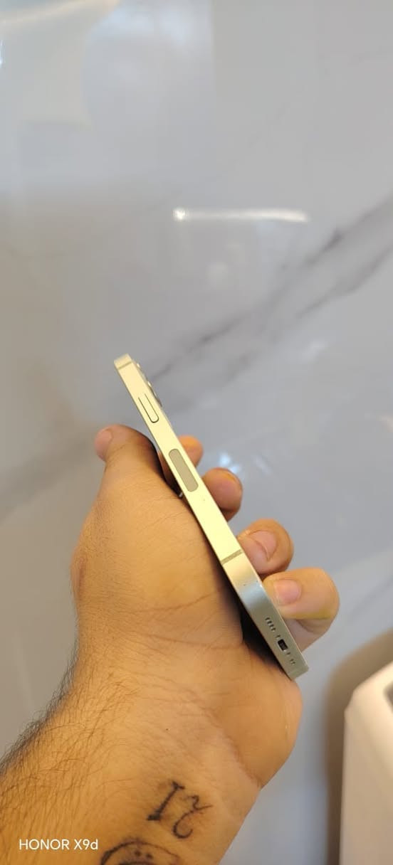 آيفون ١٢ • ٦٤ • بطارية ٧٨٪