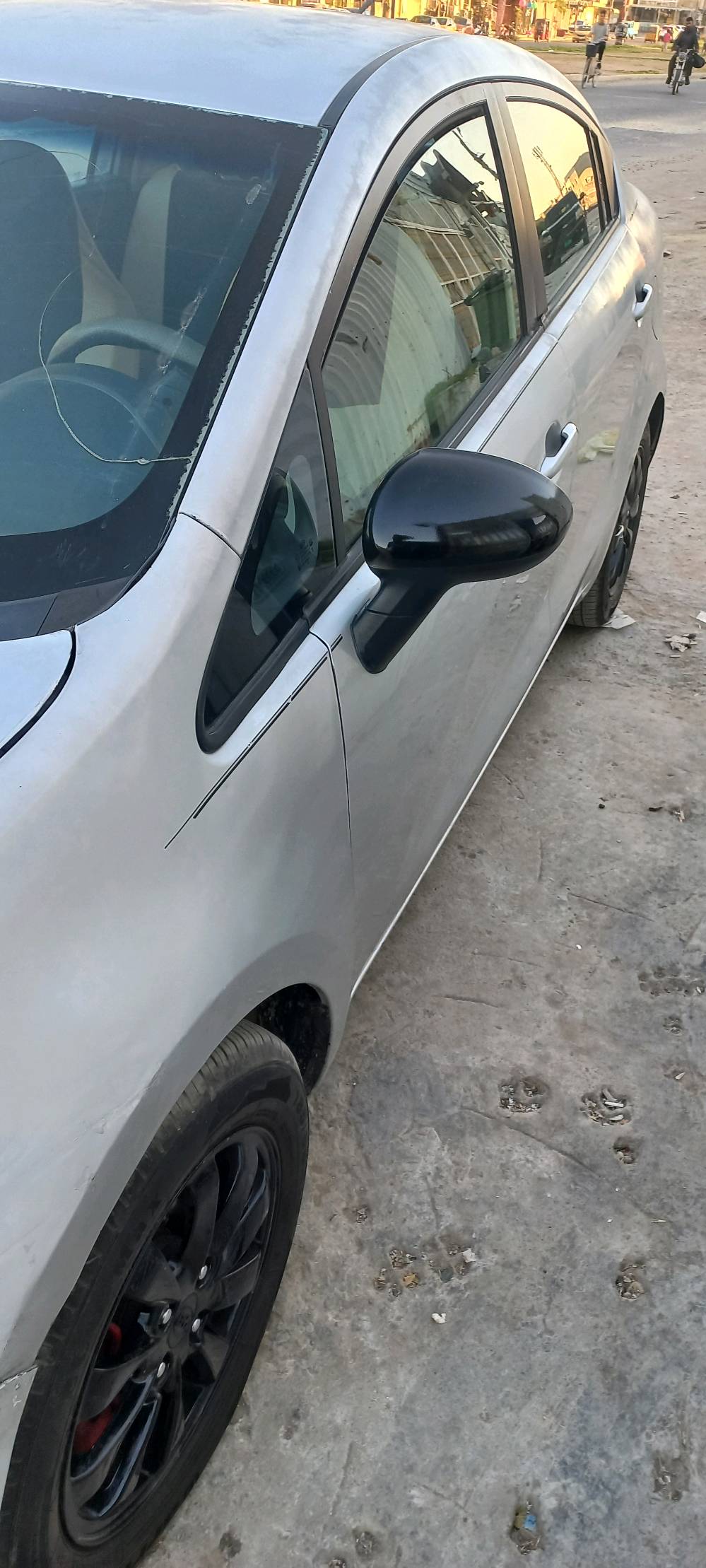كيا ريو ٢٠١٦ وارد امريكي للبيع السعر ٧٨ و بيها مجال قليل باسمي و عابرة هزة المكان البلديات للاتصال على الرقم ***********