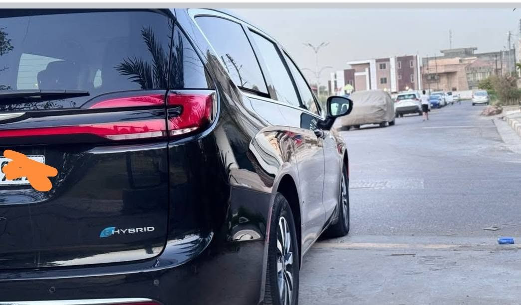 للبيع 
كرايسلر باسفيكا CHRYSLER PACIFICA ✅

موديل 2023 هايبرد ماشيه 32

رقم بغداد انكليزي بأسمي

حادث حافه الجاملغ والبنيد ورصعه بالشاصي 

#مواصفات تورنك L فول تجي عدا الفتحة :

1- بصمة تشغيل وابواب بصمة 5

2- هاند بريك بصمة كهربائي

3- محرك 6 سلندر 3600 

4- هيترات بالكشنات

5- رادر امامي وجانبي 

6- بيبان كهرباء ( تحكم ريمونت ) وبصمة أبواب 

7- صندوق كهرباء شفط بصمة 

8- رادار امامي خلفي بريك ذاتي توقف مانع تصادم

9- كشنات جلد VIP منفصل 7 راكب

10- مانع انزلاق 

 11- كشن خزن ميموري حركات 2

12- لايت لد الشكل الجديد 

13- تنبيه الخروج عن المسار 

14- تبريد مركزي ثلاثة قطع منفصل

15- تدفئه كراسي وستيرن تدفئة

16- تحكم استيرن فول 

17- اشاير بالمري وهيترات بالمري

18- تشغيل عن بعد 

19- كير ماوس 

20- مثبت سرعة 

21- منافذ USB و TiBC متعددة خلفية وامامية

22- حاكيات متعددة
23.تخم تاير جديد
24.تظليل شفاف امريكي ضمان 10 سنوات 
25. تراصف ذاتي 

سعر مناسب 🔥 195   (مئه وخمسه وتسعون ورقه) وبيه مجال بسيط 

مكاني بغداد

للاستفسار ***********
