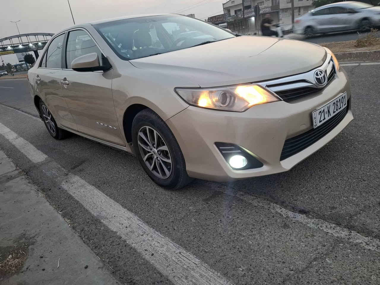 سلام عليكم كامري ٢٠١٢ امريكي لون ذهبي ماشية ١٨٨ ميل غاز وبنزين بدون صبغ بيه نص جامرلغ الخلفي تعديل بارد بجم كبس كير بلاد مامفتوح محرك مال ١٧ شرط لا صرف ولا بخار رقم وهزة وسنوية جديد ٢٠٣١ تنتهي سعر المطلوب ١٢٠ $التواصل على الرقم ***********

