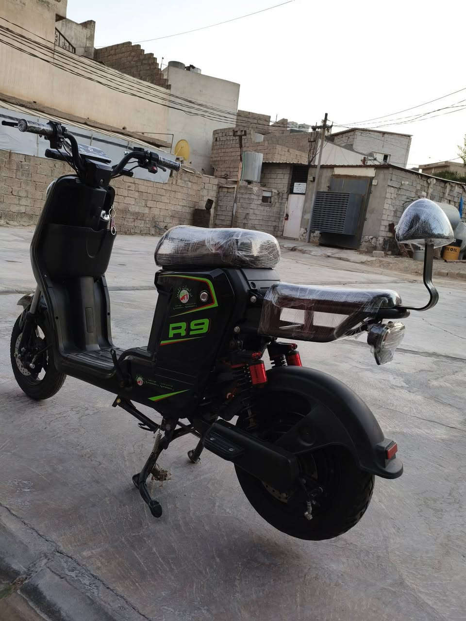 ماطور شحن 2026
R9
5بطاريات شرط فحص 
لايتات لد 
بريكات هيدروليك 
دبلات غاز 
سرعه99
سعر 425بي مجال 
عنوان ديالى جلولاء ***********
