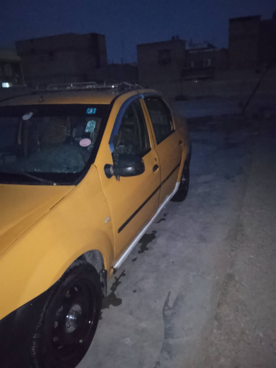 سلام عليكم شباب سياره رينو للبيع سياره جهازه من كلشي حداديه كير مكينه جاهزه السياره من كلشي قطرت خياس مابيها تخم تاير جديد سنويه ال 2027 مصفره هيئه وغرامات انكليزي التبريد شغال 38 وبيها مجال مكان سماوه ***********

