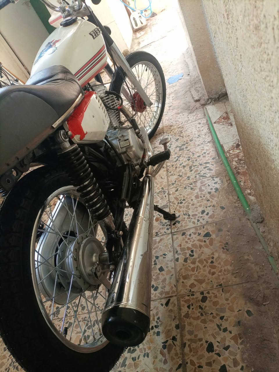 دراجه للبيع كفاله عامه الدراجه فقط تفيلس تجي وتشوف 
بدون....بدون.. دراجه نشطه *********** فقط هاي الطكه بل قبق مال ماكنيت ما مأثره ابد
