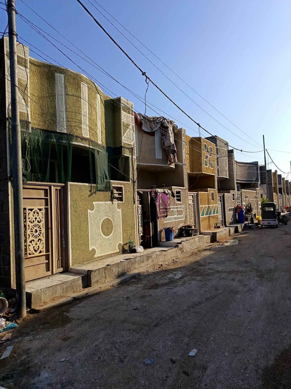 السلام عليكم بيت 50متر طابو سند ٢٥ إقرار محكمه مع اثاث جديد خدمات كامله مجمع سيد إسماعيل السكني *********** مستعجل السعر ب٣٢ بي مجال لشراي *********** مجاله بسيط
