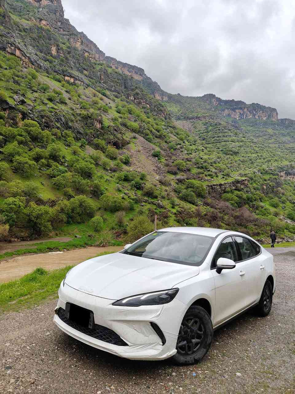 من رخصة مدير الكروب المحترم السلام عليكم
سيل فايف byd  بطارية 🔋 128كم ... 2025

السيارة جاهزه من كل شي 

الاضافات

_ كاعيات قالب 110 الف

_ لزكات جامات عازل شمسي للاربع جامات الجانبيه 

_ شادلة درع للبطارية سبيكه المنيوم وحدة اشتغلتة ب250$

_ليد متغير الالوان داخلي ب100$
_ عمل كفر كشنات  قماش قطني مميز ب80 الف

..

الصيانة 

_ تبديل فلتر كير عند شركة المقادير ع 25000 كم

_قبل اسبوعين تبديل دهن وفلتر ليكيو مولي الماني

فقط لا غير 

....

بيها  رصعه بسيطه  بمقدمة السقف نتيجة النقل والتوصيل متبين اله تركز علي ....تتعدل pdr بس مسويته اني ..... كما موضح مكانه بالصور

_ رقم اربيل باسمي 

_ممشى محرك 11 الف ..كلي 31 الف قابل للزياده 

... 

الشراي  واتساب ***********
