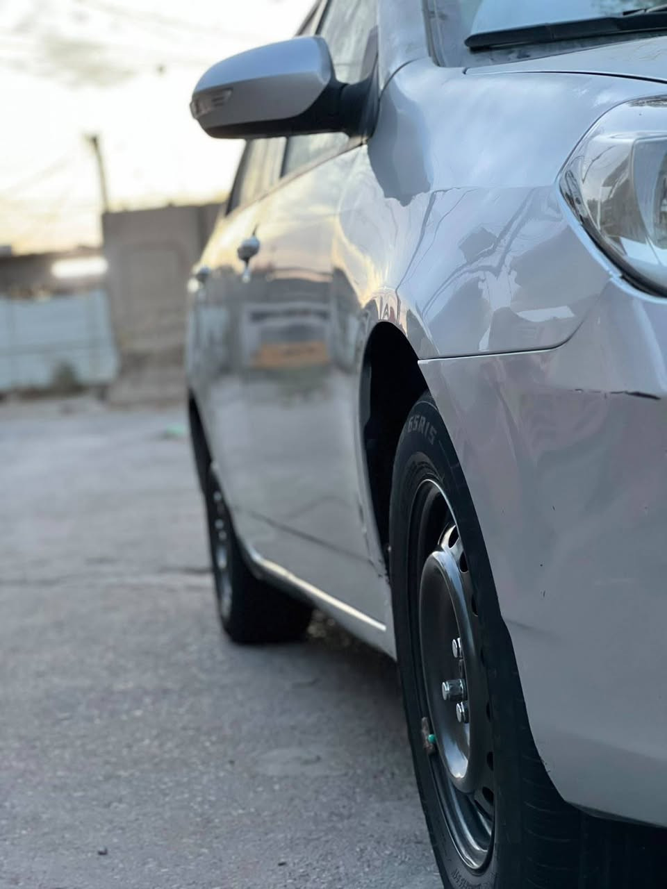 بيوايدي
مكفوله كفاله عامه من الصبغ
حته اهلالات ما معمره كير عادي
محرك تبريد صدر كلج كله نضيف
اباسمي مراوس فقط مابيع ماشيه ١٣٣ حقيقي
***********
