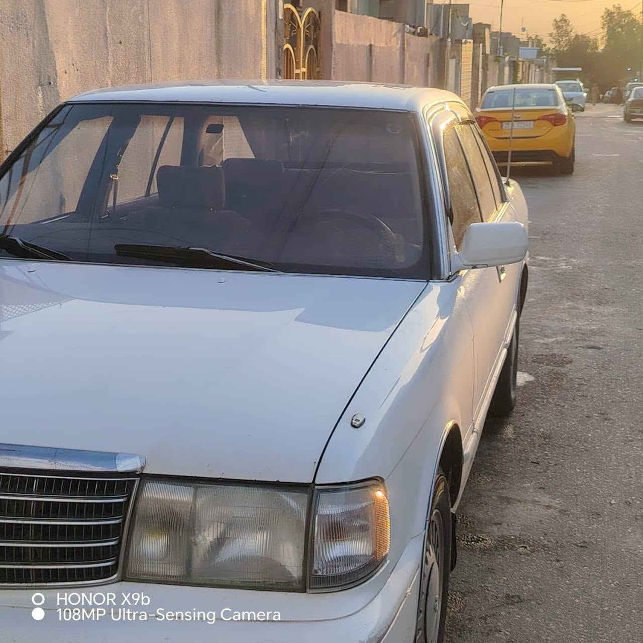 ارنب يسرا بلاد رقم نينوى بيها قطعتين صبغ السعر ٨٥ وبيها مجال الشراي يتصل مكان السيارة الموصل ***********

نص مكتوب في الصور:
- HONOR X9b
- 108MP Ultra-Sensing Camera
- O HONOR X9b 108MP Ultra-Sensing Camera
- HONOR X9b 108MP Ultra-Sensing Camera
- O HONOR X9b
- HONOR X9c
- 72mm f/1.75 1/100s ISO104