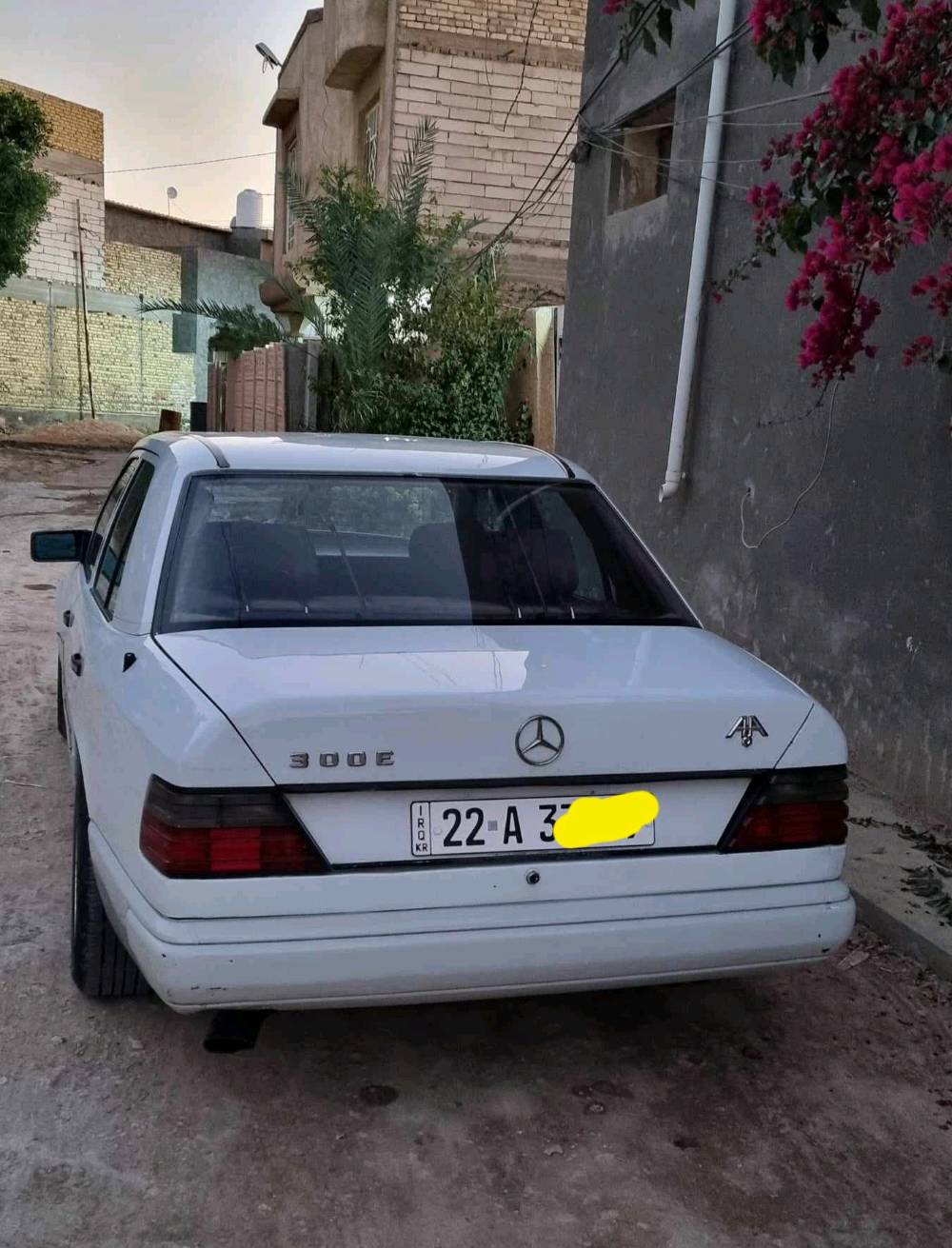 مارسيدس دب 1986 ، محرك فيفيتي 3000 ياباني ... حدادبه جديده خلفيه واماميه ... تبريد شغال . بأسمي السياره رقم اربيل ...السعر 55$ .
مكاني بابل ، مركز .