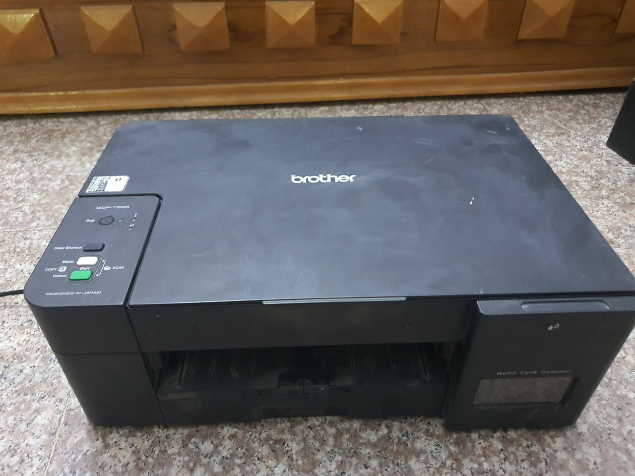 السلام عليكم طابعه برذر T220
طابعه جانت كلشي ما بيها عزلونه وانتركت يمكن ما بيها حبر 
تبطع بس ما تطلع صوره الفيديو بل صفحه قيم بما يرضي الله 
*********** بغداد حي الجهاد
