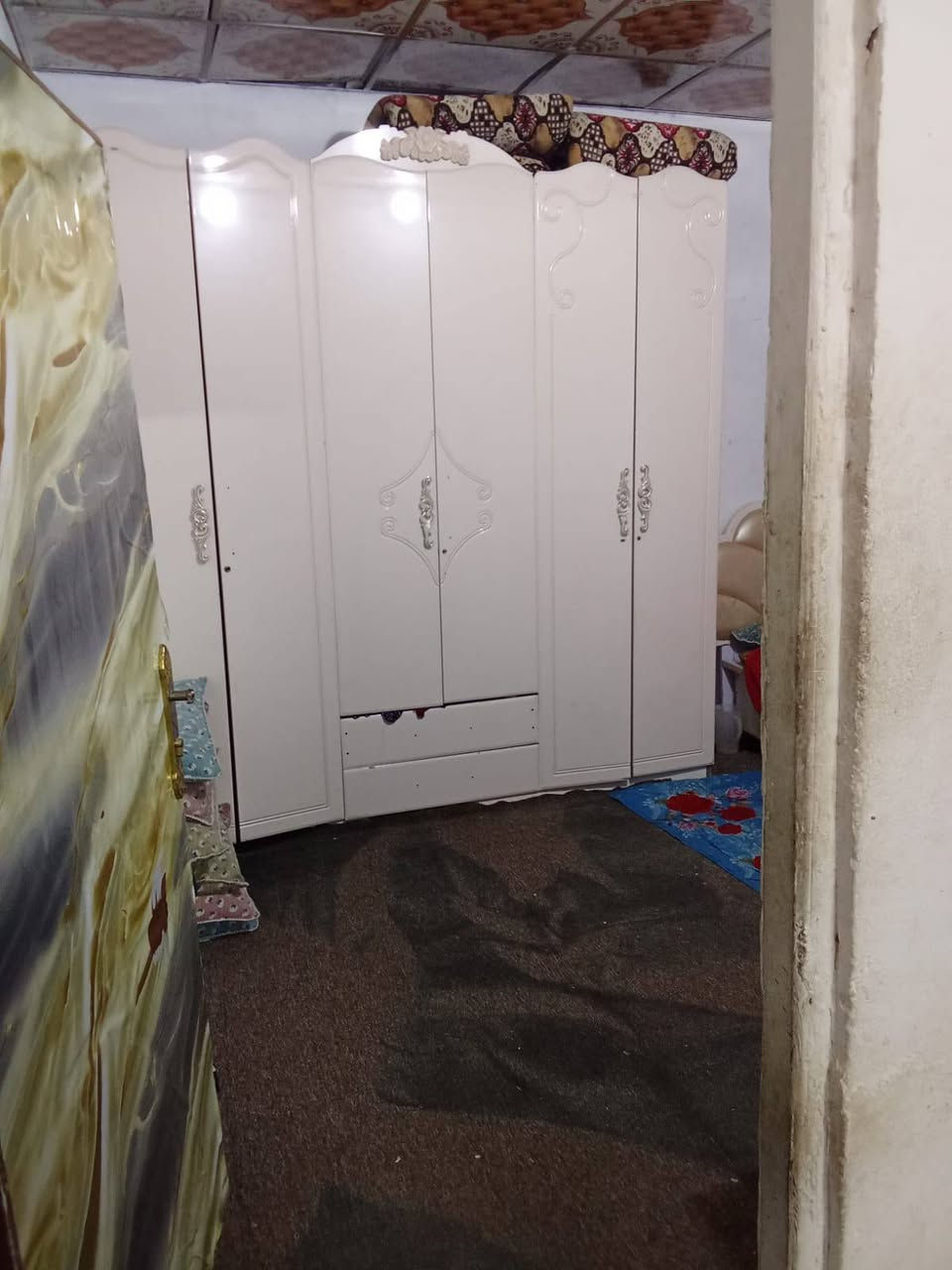 بيت 50متر واجهيه 5 ونزال 10سعر 7مستعجل والله عندي ضرف مرقم لتطويب سند 25 شارع مطار قديم اسواق الامير شارع الامام الحجه 4بيت عن شارع بلفرع واتساب ***********
