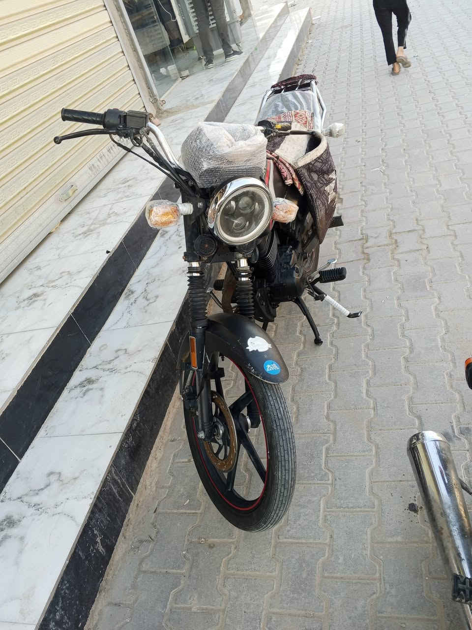 للبيع  دايون عظم موديل 21 طالعه بال 22 دراجه خير من الله نظيفه 95% مثل ما تشوف بالصوره وكيل اثامر وصل خلخال واصل معرض بيها من المعرض مكاني كربلاء وهذا رقم الهاتف ***********
