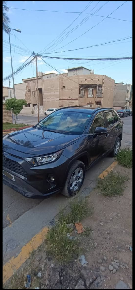 للبيع فقط 
#كروب ـ راف ـ فور 
#راف ـ فور 
موديل 2019 وارد امريكي رقم بغداد مشروع وطني 
محرك 2500 ـ بانزين فقط 
مواصفات ال LE المعروفة 
ثلاث أنظمة قيادة ايكو ونورمال وسبورت 
كامرة خلفية 
رادار أمامي
تحديد مسار ومثبت سرعة 
هاند بريك دكمة اوتو هولد
ماشية 147km الف 
حادثهة صور موجودة مع رقم الشاصي 
كير محرك مكفول 
صدر تبريد كله جاهز 
السيارة عليها سيرفس كامل من دهن وفلاتر وميكانيك ومواد اصلية 
السيارة بدون اي نقص جاهزة 100٪
ملاحظة السيارة على أيدي 
السعر 200 ورقة 
مكان السيارة ـ بغداد ـ منطقة الغدير
‏‪***********‬‏
