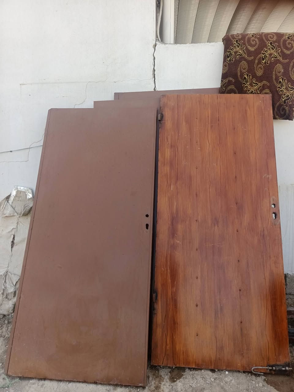 ابواب حديد للبيع العدد ٤
السعر واحد ٣٠ الف  / ‏‪***********‬‏
