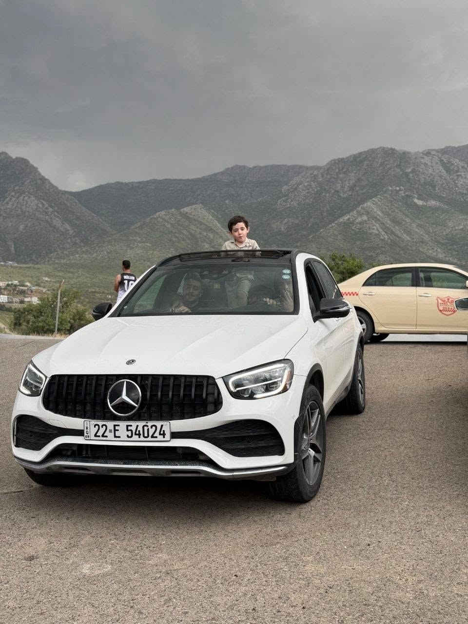 للبيع مارسدس AMG‏‎‏GLC300
سنة الصنع : 2020
‏‎‏‎المسافة المقطوعة: 70 الف كيلو 
فول الاخير AMG
‏‎‏
السعر : 265 ورقة
 صفر مسج

مكفولة كفالة عامه بدون اي  فقط تحكيل 
صندوك كهرباء 
كامرات 360 
رادار جانبي 
حساسات امامي خلفي 

فول مواصفات بانوراما وكشنات كهرباء و تدفئة و تبريد سستم صوت و دواخل اوف وايت انضمة قيادة و بدي AMG ومواصفات هواية متنذكر السيارة جديدة بشكل
 بدون اي ملاحظة او نقص
____________
‏‎‏‎‏‎🌎 العنوان : بغداد مجمع السلام 

‏‎‏‎‏‎📱 للاستفسار يسعدنا تواصلكم معنا على الأرقام التالي
‏‎‏‎‏‎📱***********,***********
