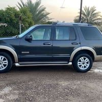 فورد اكسبلورر  2007 بدون حادث بدون صبغ رقم بغداد للبيع او مراوس 077637...