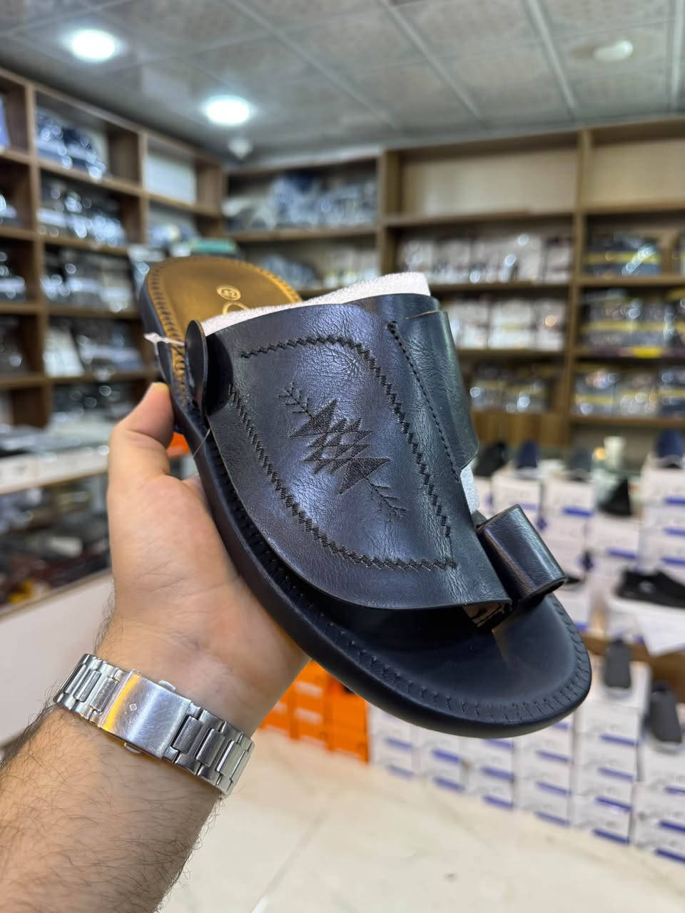 شحاطات زبيري "اسود - جوزي"
السعر 15.000 ففط
طركه ربل طبي

القياسات. 41-42-43-44-45

الشهم للزي العربي الشرقاط السوق الجديد قرب صيرفه البهار رقم المحل c1
***********
***********
خدمه توصيل جميع المحافظات 5000
