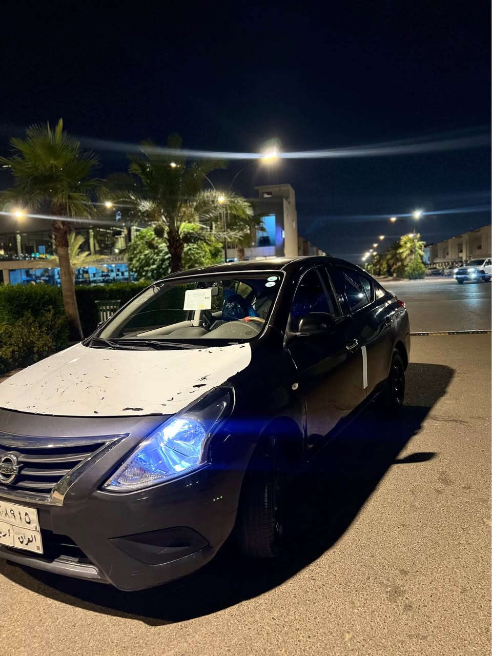 سلام علیکم
نیسان سەنی ٢٠١٥
دوو پارچە بۆیاخ 
پێشی کەپسە 
پشتی جەمپەکی خەفیفی هەیە بێ سبوغ
٢/٣ جێی تەعدیلە
یەدە نیکل
دەبڵ گێچ
گێڕ مەکینە بڕاوە تەحویل بەشەرت 
سعر ٨١ وەرەقە
٣.٤٥٠.٠٠٠ هەزار غرامەی لەسەرە واتا ٢٣ گەڵا
ت/ب: ٢٠٪ دەگێڕمەوە
مەعمەلەیەکی کەمی برایانەی تیایە سیارەکە 
***********
*********** أربيل, العراق
