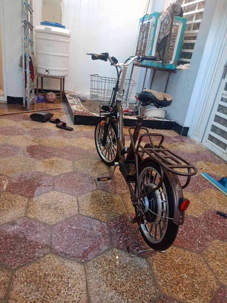 دراجه شحن للبيع نضافه فول بس 
محتاجه بطاريات بس مكانه نجف حي العسكري مدارس سعرها 150بيه مجال بسيط للاستفسار أكثر j***********
