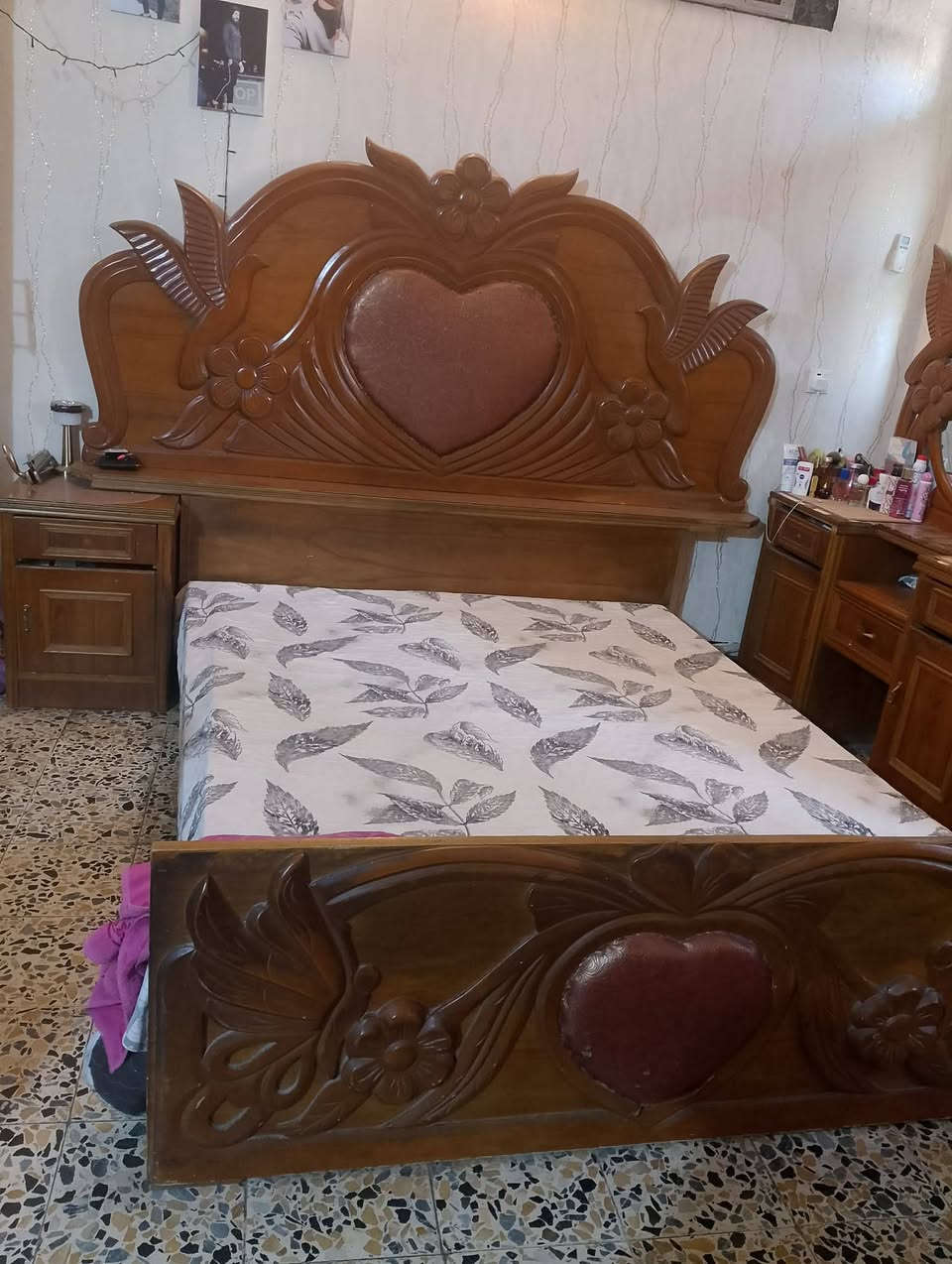 غرفه خشب عراقي تزكم صاج  نضيفه كلش مابي اي ضرار  كنتور ست ابواب وملحق  700 بيها مجال شراي بغداد  الامين الثانيه
