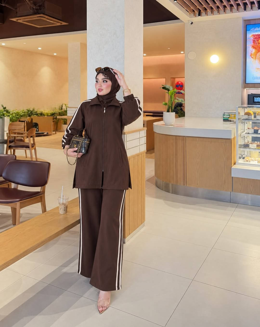 الكولكشن خريفي  غير ويانه ❤️‍🔥 

سوت دااابل ايطالي كوالتي عالي 

السعر : (25

القياس:  38 40 42 44 46 48

🔗توصيل البصره 5 💸المحافظات 8🔗

العنوان بصره بريههً شارع مستشفى النور مجمع رونزا 

#للحجز_او_الاستفسار_مراسلتنا_دايركت📩
واتساب ***********
#ازياء_رونزا #ازياء #اكسبلور #سوت

نص مكتوب في الصور:
- 25 ألف