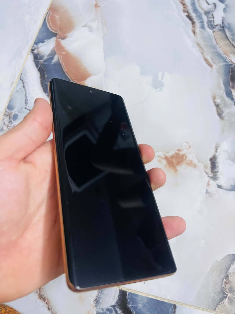 السلام عليكم للبيع جهاز ريلمي 11pro جهاز نضيف  5G مكاني حله بابل شارع 80 السعر 250 رقم الهاتف /***********
