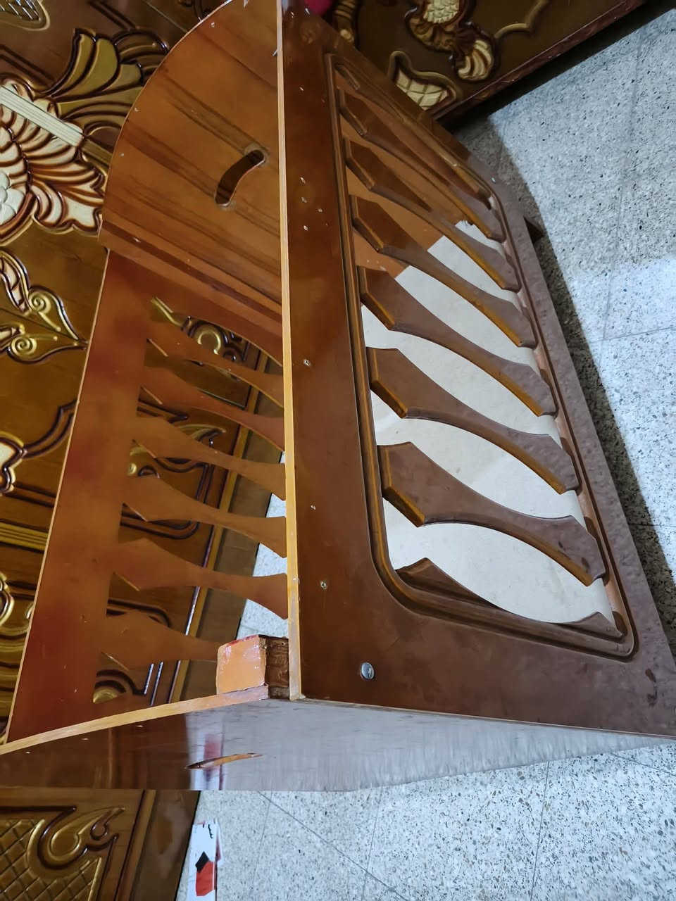 السلام عليكم سرير طفل للبيع نجارة نضيف كلش الاسكان الصناعي للاستفسار***********
