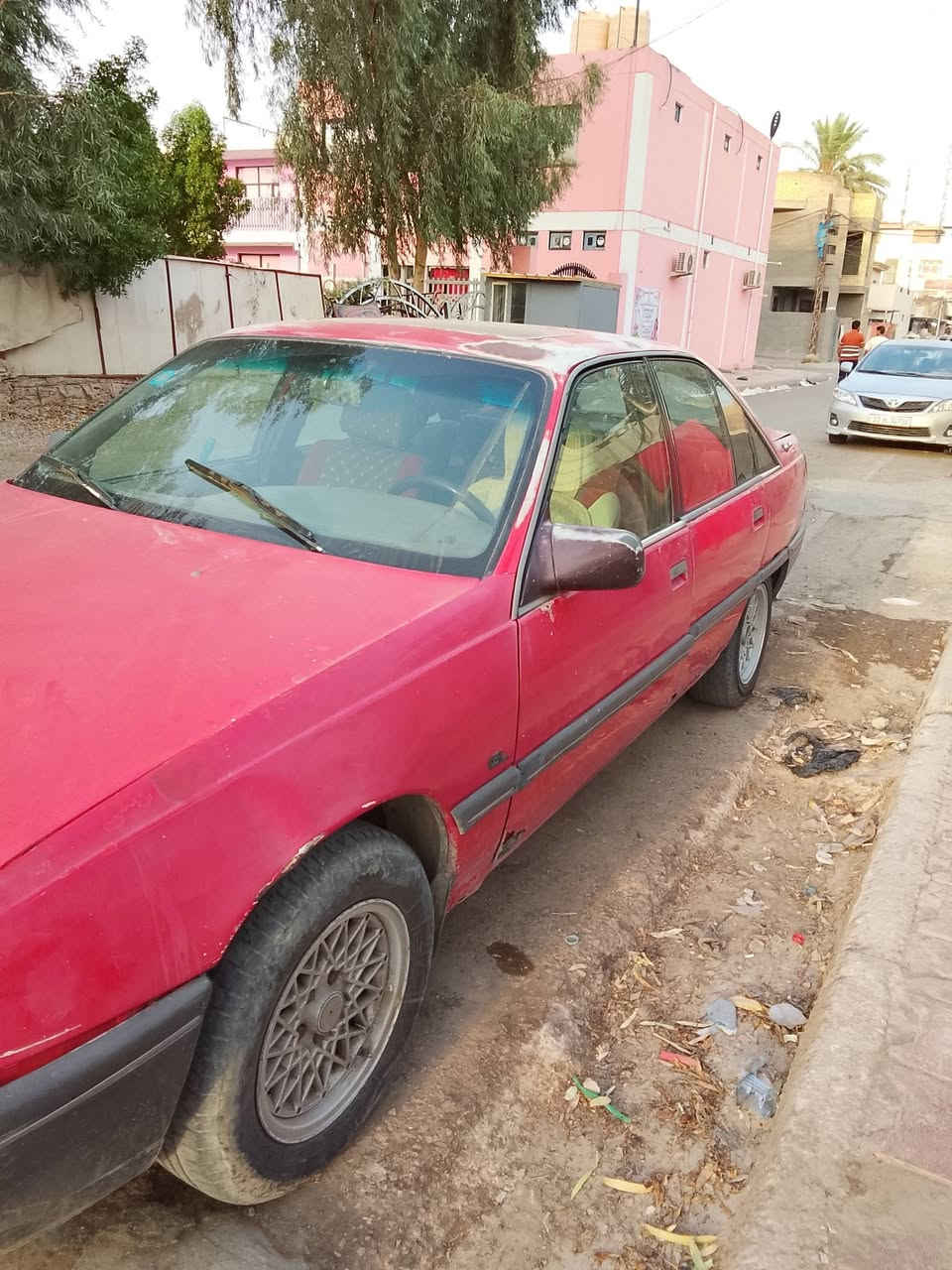 اوبل اوميكا للبيع موديل 1989 محرك وكير وحداديه جدد السيااره بلاديه وخير من الله السنويه لغايه 2031 السعر 20 وبيه مجال الرقم ***********
