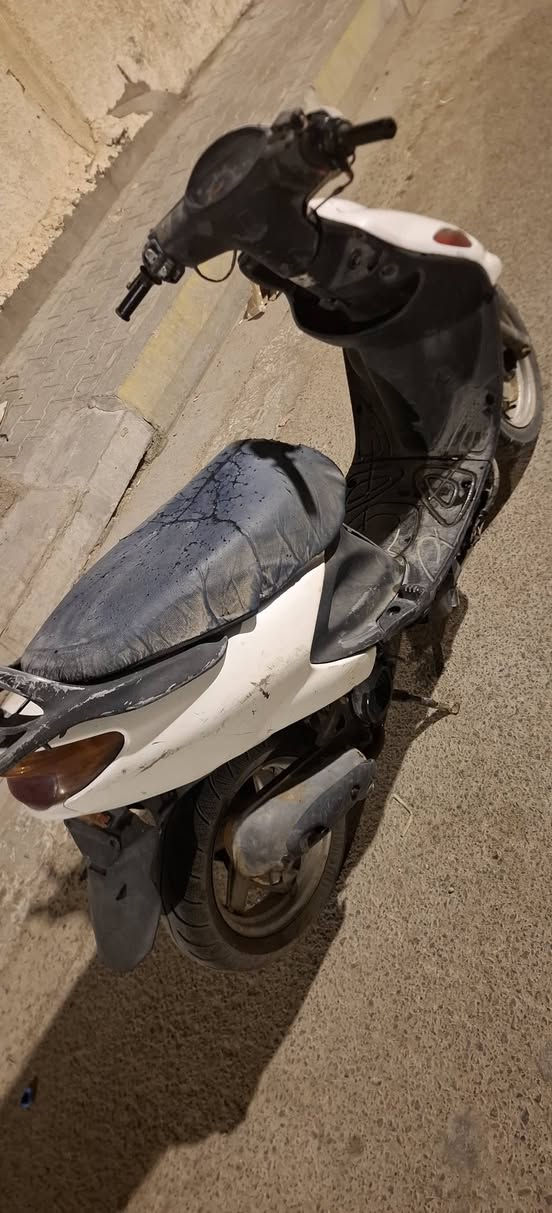 سلام عليكم 
دراجه نوع لكزز للبيع العنوان البصرة ٥ ميل 
السعر ١٩٠
***********
مستعجل على بيعته
