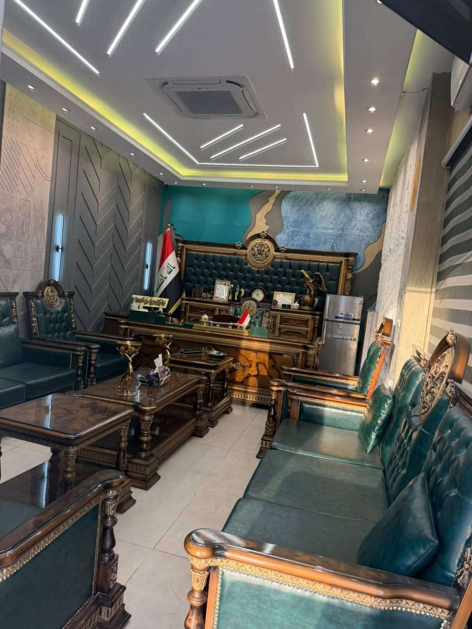 الأعظمية • مكتب مؤثث • ٢٨م