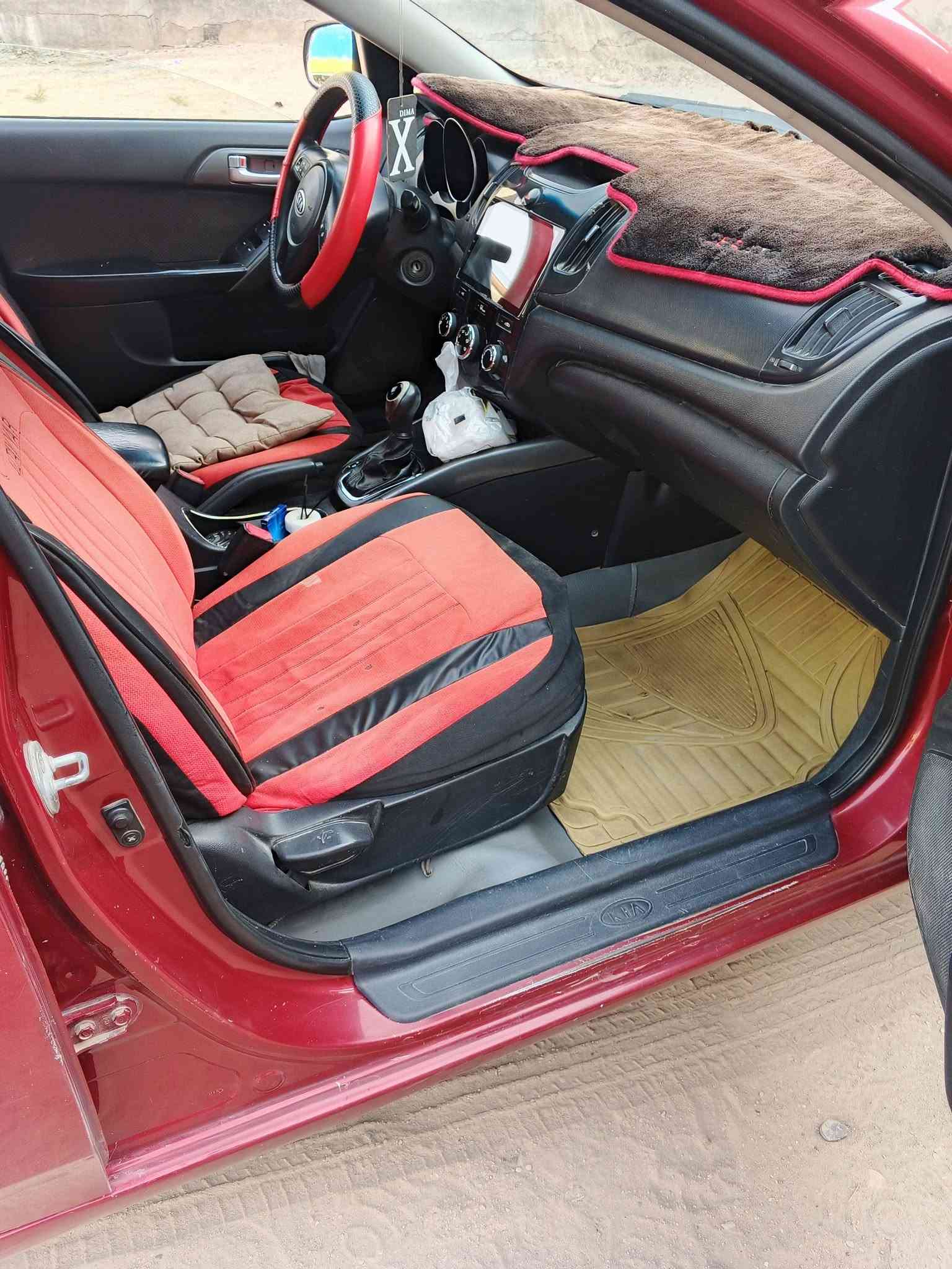 سلام عليكم سراتو موديل 11خليجي بيها صبغ جاملغ وبنيد بدون داخل سياره جاهزه مابيها نقص سعر 88 بسم عربي يمي بيتا رقم وسنوية جدد***********
بي واتساب

