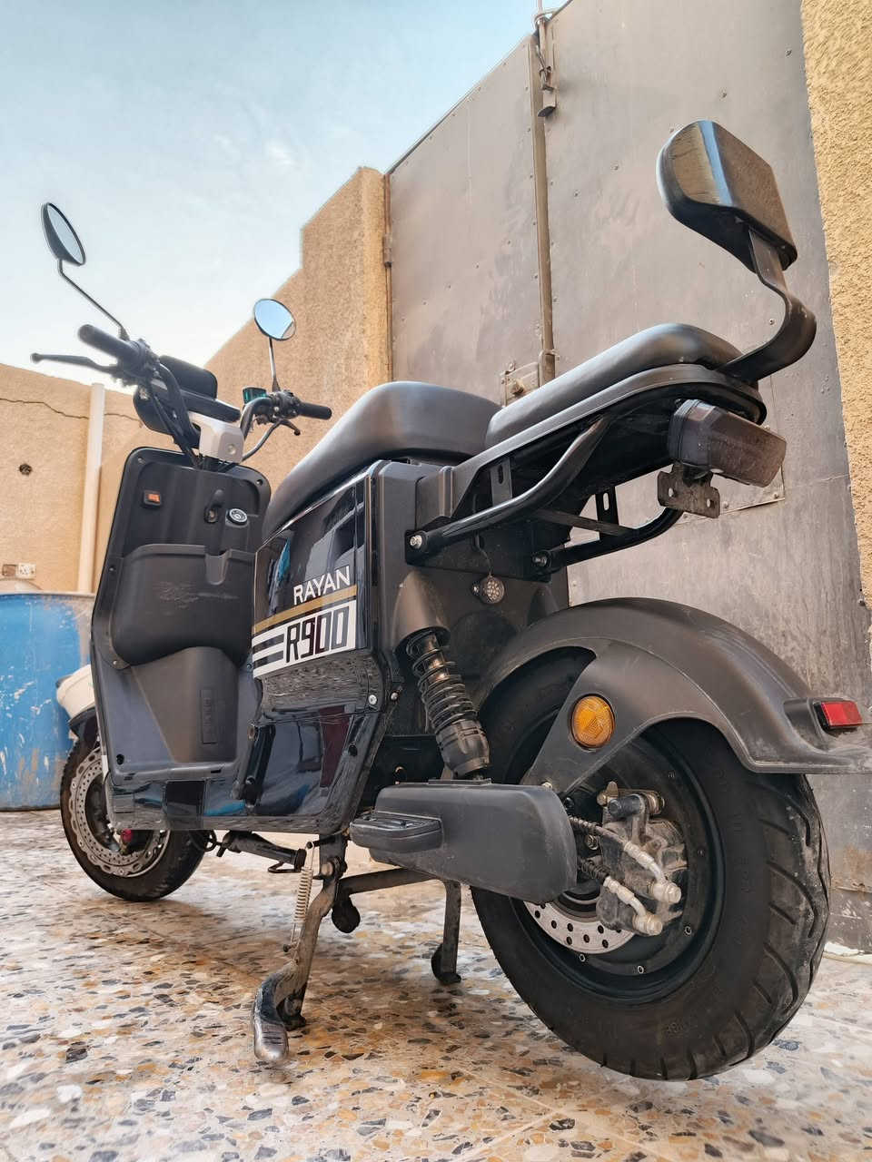 السلام عليكم
دراجة شحن نوع R900 ريان
دبل بصمة + دبل سويج

  عالي + ناصي

سرعة عداد: 92 كم/س – السرعة الحقيقية: 63 كم/س

3 نمرة (سرعات)

5 بطاريات 

الحالة: نظيفة جدًا، 

السعر: 550 الف
للاستفسار ***********
