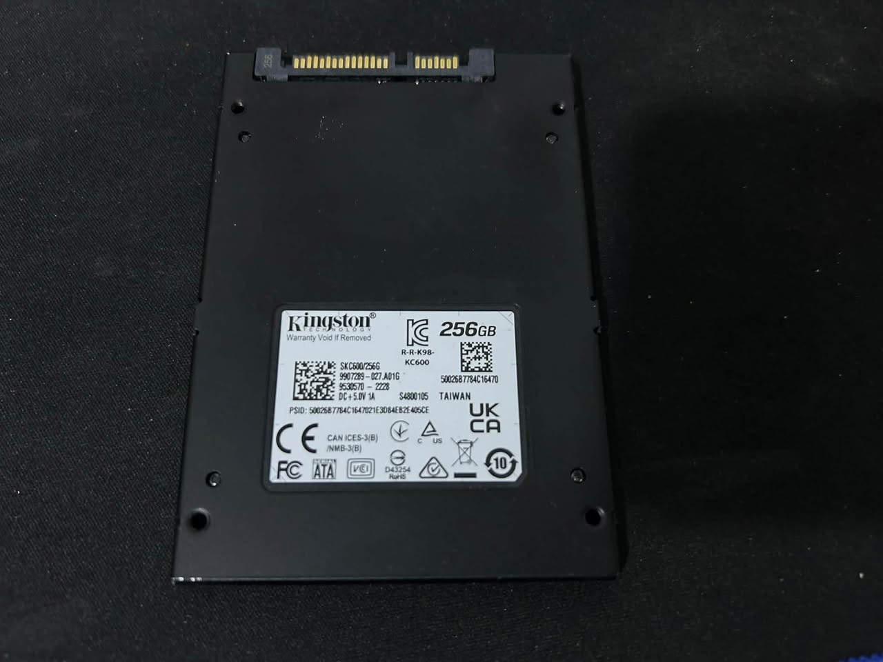 Samsung PM9A1 NVME 256gb جيل ٤ سرعة ٦٩٠٠
السعر ٥٥ الف
SSD Kingston skc600 256gb 
السعر ٤٥ الف 
القطعتين استخدام شخصي وليس امزون أو باله 
موقعي بغداد حي الجامعة الرقم ***********
