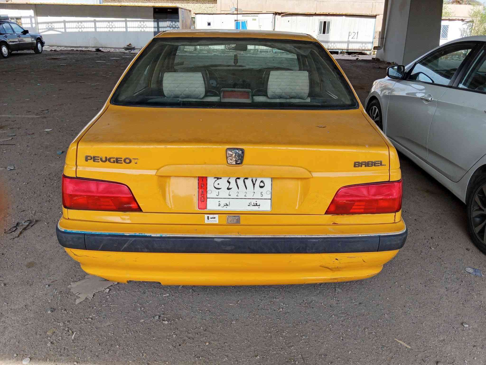 السلام عليكم بيجو بارس للبيع موديل ٢٠١٥ بغداد السيارة بسمي حلوة نضيفه مابيهه اخياس مبدل بيهه باب خلف السائق والجاملخ مصلح بس الضربه خفيفه وممشتغله تكسي السعر 42وبيهه مجال  *********** تبريد ثلج

