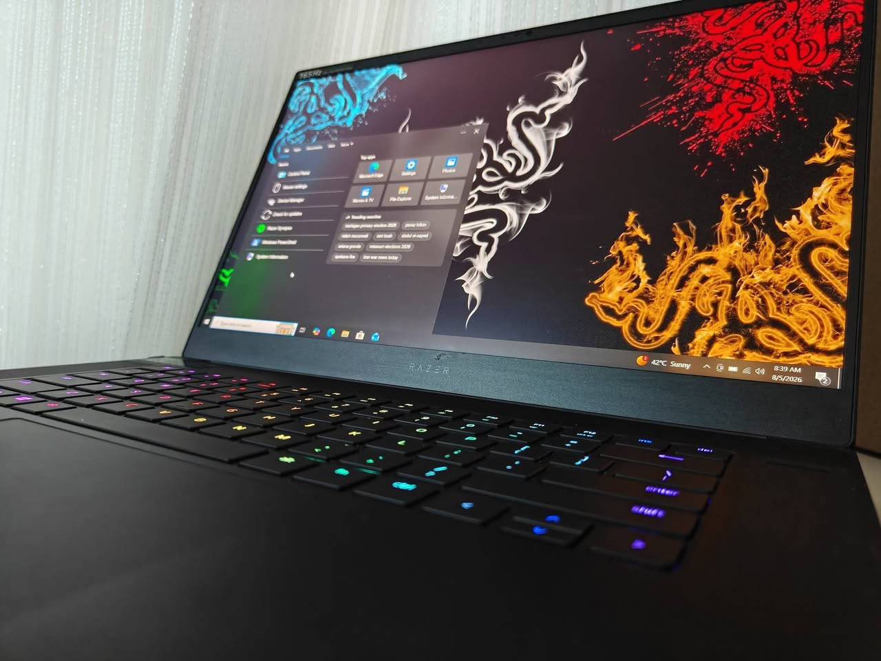 Razer Blade 15 لابتوب للألعاب والتصميم والأداء العالي 🔥

💻 المواصفات:

​🧠 المعالج: Intel® Core™ i7-11800H (8 Cores / 16 Threads, Up to 4.6GHz)

​🎮 كارت الشاشة: NVIDIA® GeForce RTX™ 3080 Laptop GPU (8GB GDDR6 VRAM)

​⚡ الرام: 16GB DDR4 (Ultra-Fast Multi-Tasking)

​💾 التخزين: 1TB NVMe PCIe SSD (سرعة فائقة وسعة كبيرة لتخزين الألعاب والملفات)

​🖥️ الشاشة: 15.6-inch QHD 2K (2560 x 1440
 خرافية – بتردد 165Hz سلاسة تامة ودقة عالية بالألعاب

​🪟 النظام: Windows 11 Home الأصلي

​✨ حالة الجهاز: الجهاز مستخدم نظيف وبحالة ممتازة، مناسب للألعاب القوية، التصميم، والمونتاج (بەکارهاتووی خاوێن و بێ کێشە).

​📞 للتواصل (واتساب أو ماسنجر): 👉 ***********

​📍 العنوان: كركوك – بنجا علي (کەرکوک – پەنجا عەلی)

​🏢 شركة خوبيب للابتوبات - Khubaib Laptops
