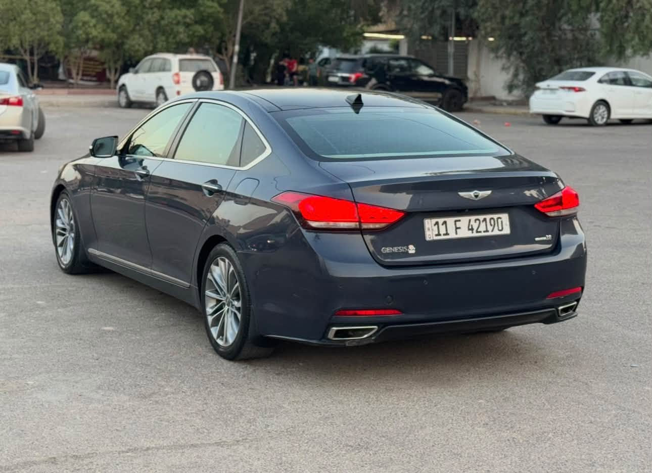 جينسز G80 رويال موديل 2015 للبيع 
وارد امريكي صور الحادث داخل المنشور كلين بدون حادث بدون ايرباك 
محرك 6 سلندر كير مكينه صدر نضيف جداً 
مواصفات فول للاخير 1/1 
بصمه - بانواما - كشنات جلد + حار بارد - خزن ميموري - 
بردات خلفيه - رادار - تدفئه ستيرن -تدفئه كشنات خلفيه-
3 انضمه قياده - سماعات BOSS - وباقي المواصفات المعروفه 
رقم بغداد باسمي سنويه وهزه جديده 
مكاني بغداد 
السعر :- 143 وبي مجال 
للاستفسار :- *********** // ***********

