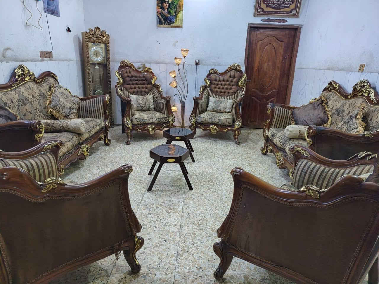 سلام عليكم تخم زان مصري عشر مقاعد
ب٤٥٠ مكان منصور وشاش
هذه رقمي ***********
@إشارة
